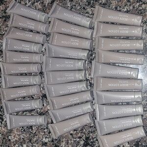 New Jose Eber lot of 30 travel size each 1.0 Oz body lotion  royale rose